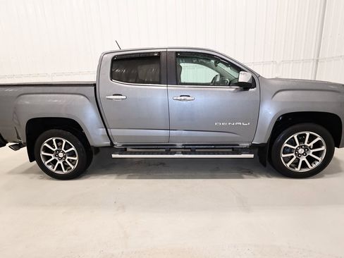Used 2021 GMC Canyon Denali image 2