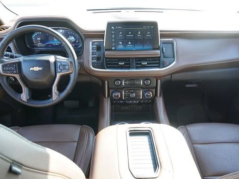 Used 2022 Chevrolet Tahoe High Country RWD image 12