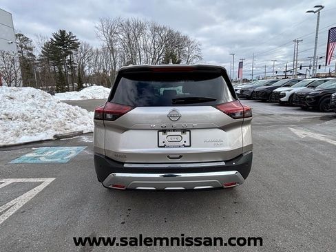 Used 2023 Nissan Rogue Platinum AWD/4WD image 4