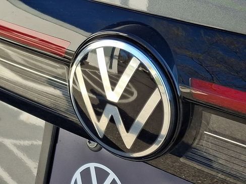 Certified 2025 Volkswagen Taos SEL w/ Black Wheel Plus Package image 30