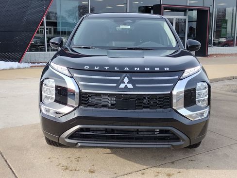 New 2026 Mitsubishi Outlander ES image 12