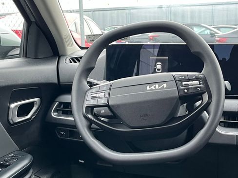 Used 2025 Kia K4 LXS image 30