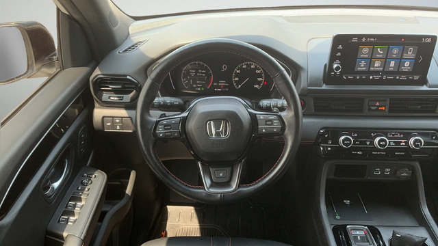 Used 2025 Honda Pilot TrailSport image 10