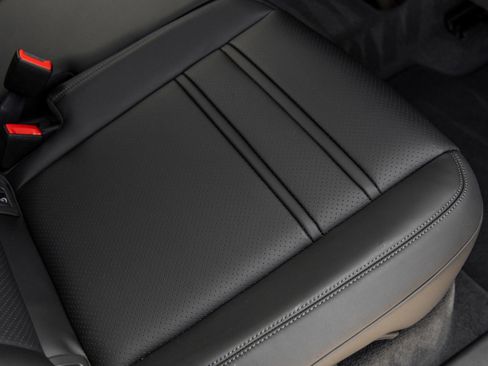 New 2026 Porsche Cayenne S image 40