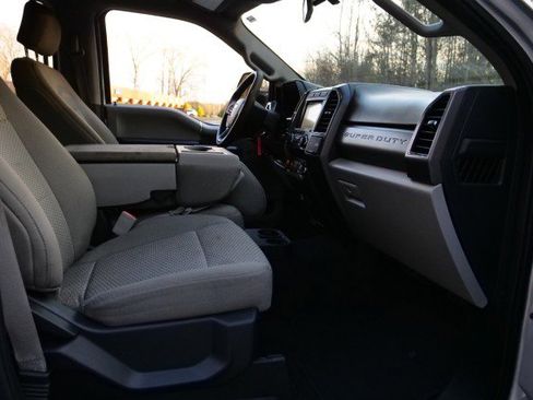 Used 2019 Ford F350 XLT w/ XLT Premium Package image 40