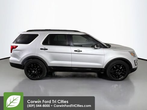 Used 2016 Ford Explorer Sport image 19