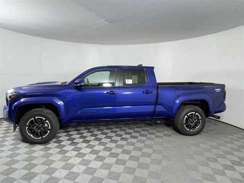 New 2025 Toyota Tacoma TRD Sport image 4