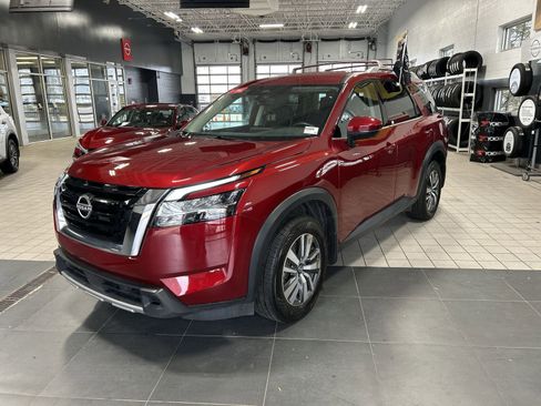 Certified 2024 Nissan Pathfinder SL image 11