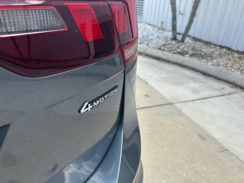 Used 2024 Volkswagen Tiguan SEL R-Line image 35