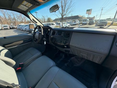 Used 2015 Ford F550 4WD Crew Cab 176 WB 60 CA XL image 33