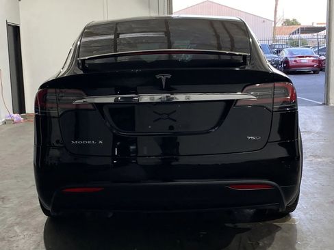 Used 2018 Tesla Model X 75D image 3