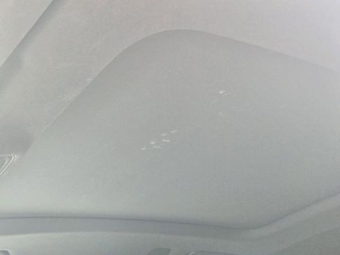 Used 2023 Audi Q8 Premium image 23