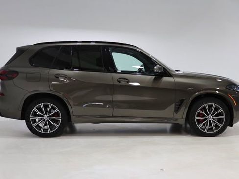 Used 2024 BMW X5 xDrive40i w/ M Sport Package AWD/4WD image 8