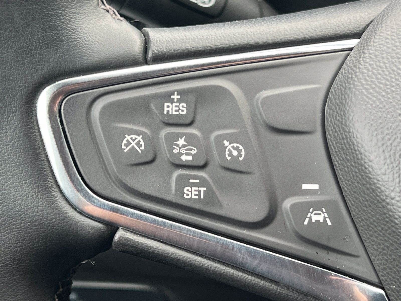 Used 2024 Chevrolet Equinox LT FWD image 18