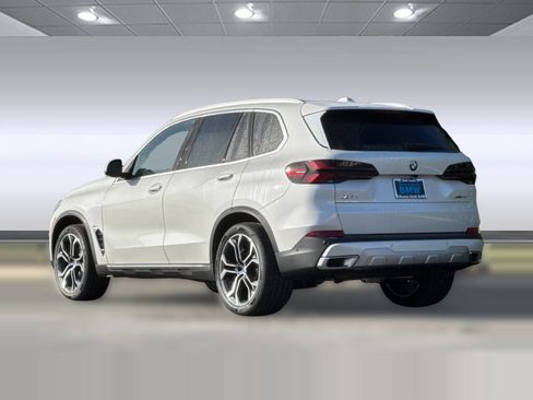 New 2026 BMW X5 xDrive40i image 3