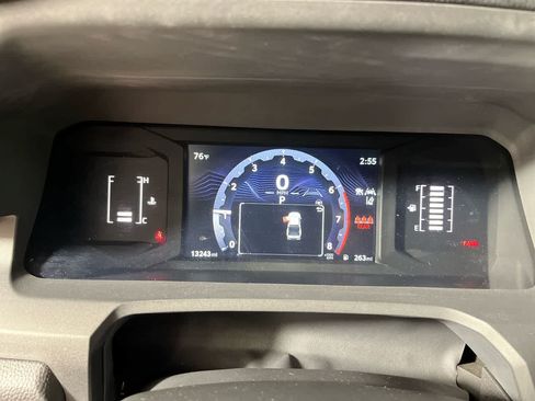 Used 2024 Toyota Tacoma SR5 AWD/4WD image 17