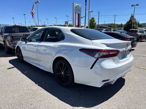 Used 2024 Toyota Camry XSE FWD image 8
