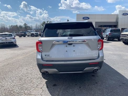 Used 2021 Ford Explorer Limited w/ Equipment Group 301A image 7