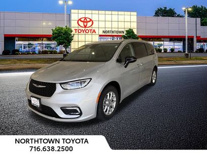 Used 2024 Chrysler Pacifica Touring-L