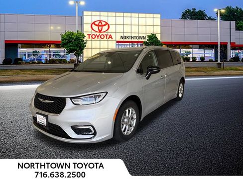 Used 2024 Chrysler Pacifica Touring-L FWD image 1