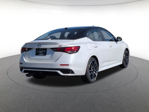 New 2025 Nissan Sentra SR w/ SR Premium Package FWD image 5