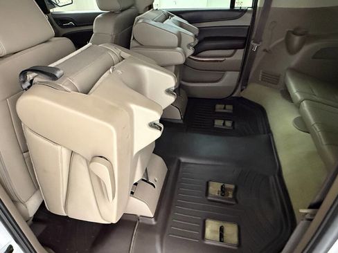 Used 2018 Chevrolet Suburban Premier image 44