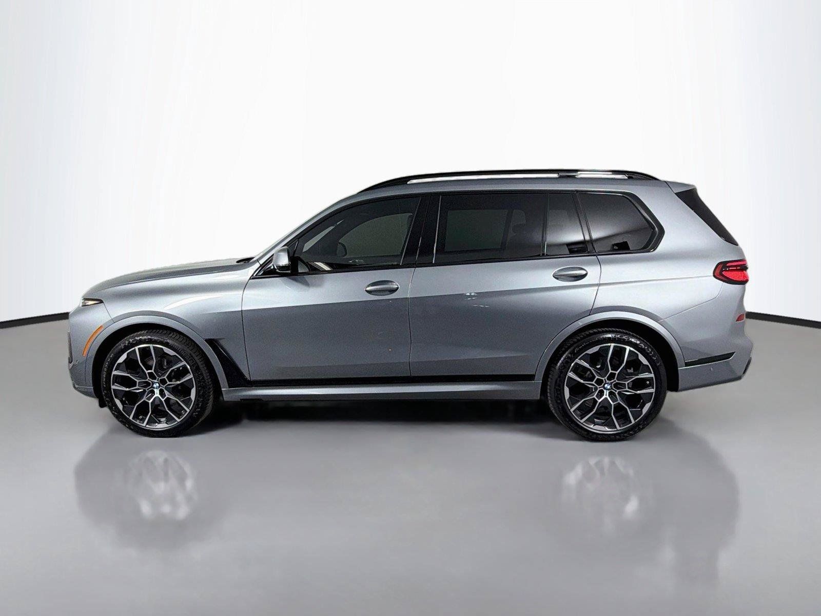 New 2027 BMW X7 xDrive40i w/ Executive Package AWD/4WD image 8