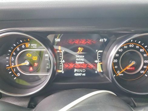 Used 2022 Jeep Wrangler Unlimited Sahara image 8