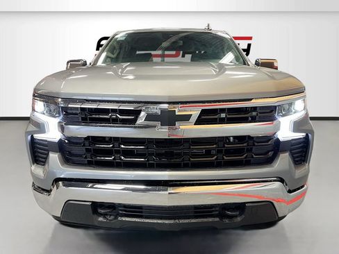Used 2024 Chevrolet Silverado 1500 LT AWD/4WD image 2