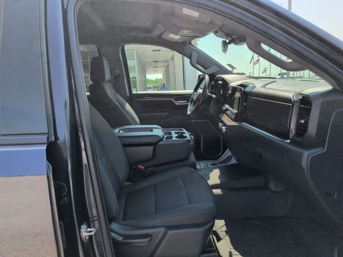 Used 2022 GMC Sierra 1500 Elevation w/ LPO, Elevation Black Package AWD/4WD image 33