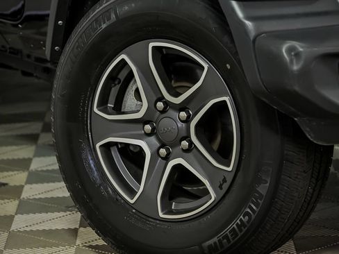 Used 2022 Jeep Wrangler Unlimited Sport AWD/4WD image 3