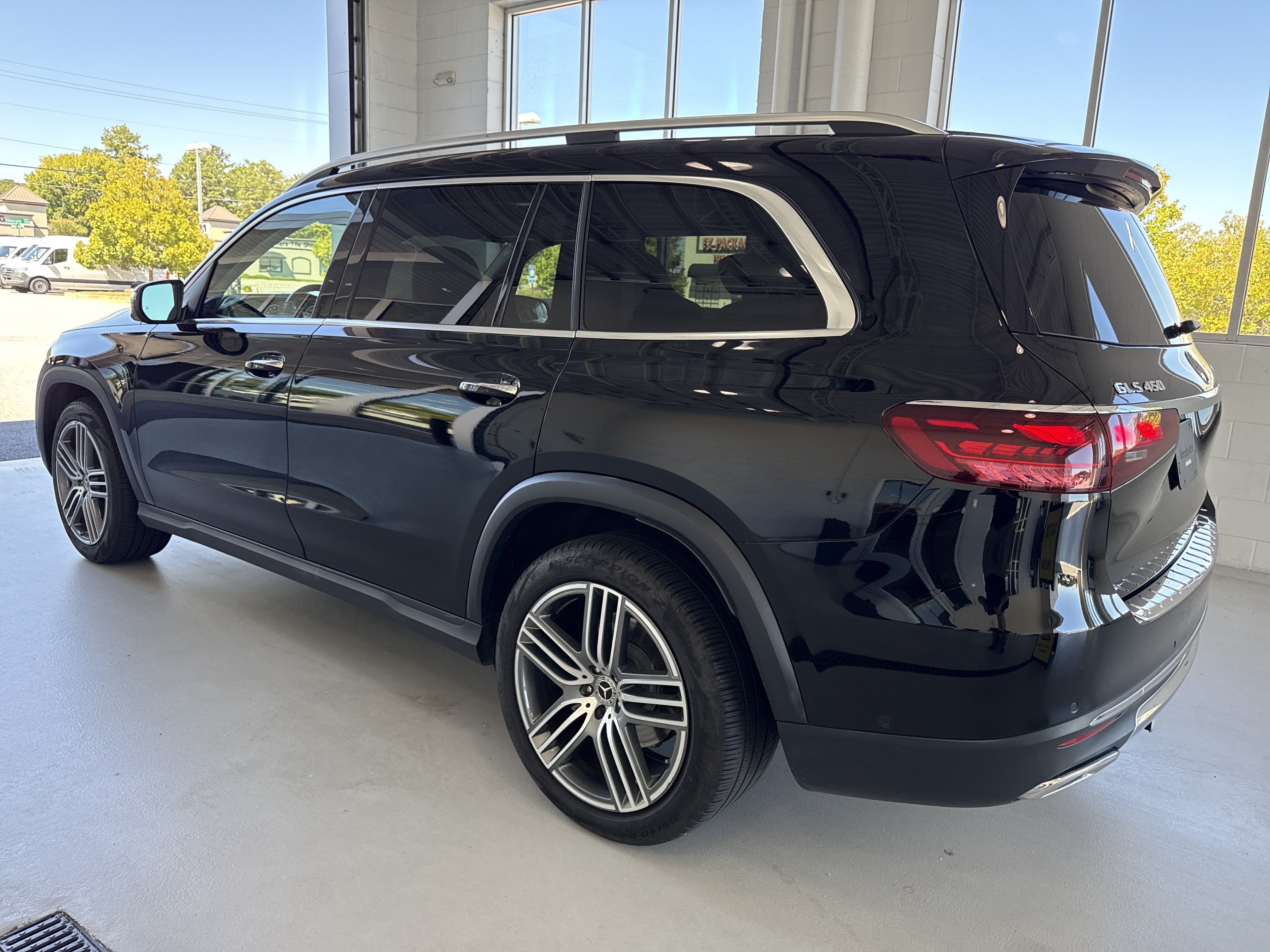 Certified 2024 Mercedes-Benz GLS 450 4MATIC image 8