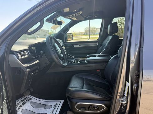 Used 2024 Jeep Wagoneer Series III image 9