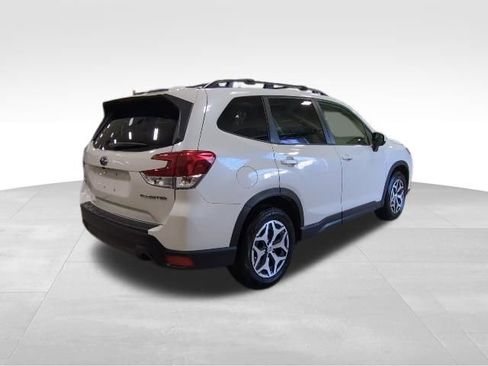 Certified 2022 Subaru Forester Premium image 20