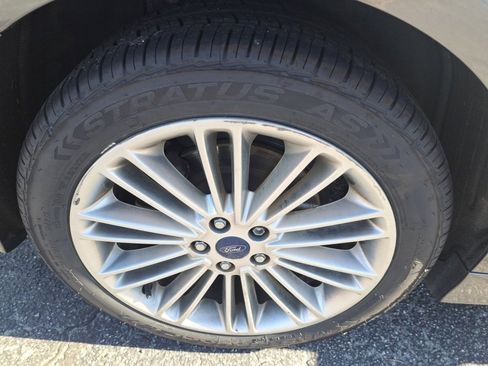 Used 2014 Ford Fusion SE w/ Equipment Group 202A FWD image 21