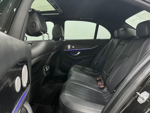 Used 2017 Mercedes-Benz E 300 4MATIC image 28