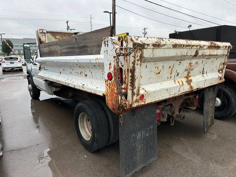 Used 2005 Chevrolet Silverado 3500 2WD Regular Cab image 3