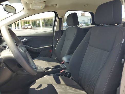 Used 2016 Ford Focus SE FWD image 8