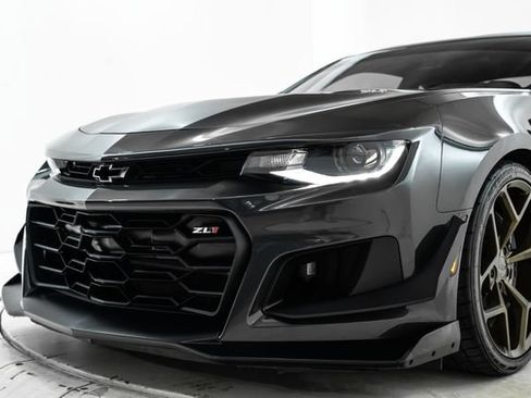 Used 2018 Chevrolet Camaro ZL1 RWD image 17