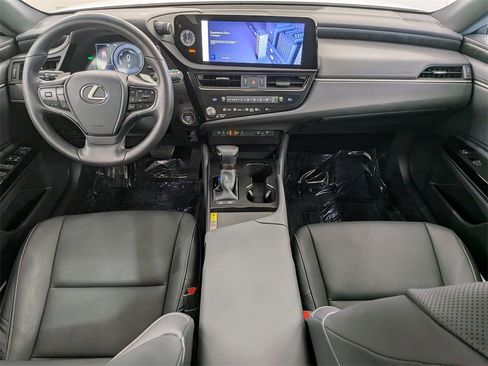 Used 2024 Lexus ES 300h w/ Premium Package image 33