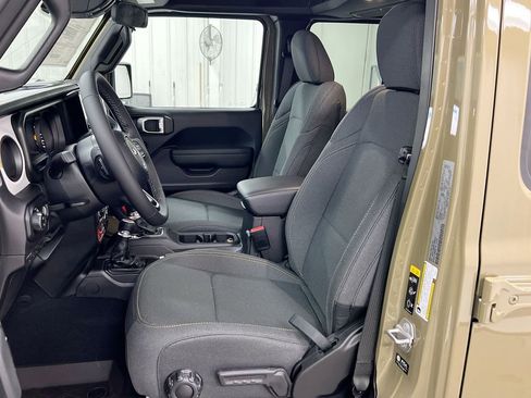 New 2026 Jeep Gladiator Willys image 18
