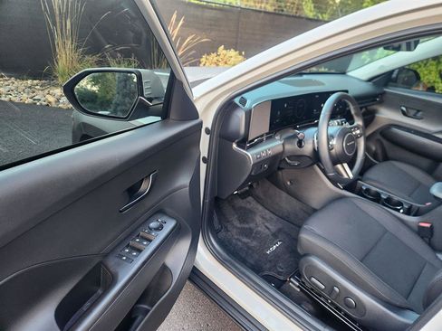 Certified 2024 Hyundai Kona SEL w/ Convenience Package image 24