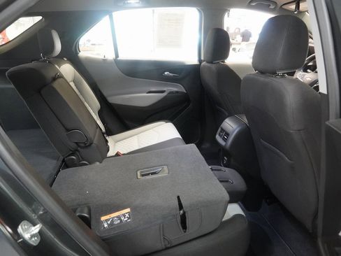 Used 2020 Chevrolet Equinox LS image 28