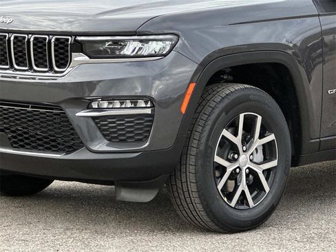 New 2025 Jeep Grand Cherokee Limited image 7