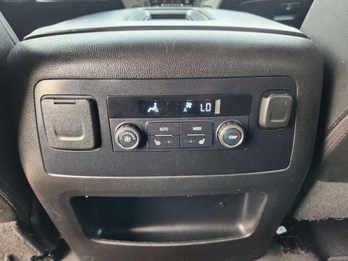 Used 2020 GMC Yukon XL SLT AWD/4WD image 12