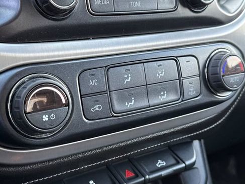 Used 2018 GMC Canyon SLE w/ SLE Convenience Package image 28