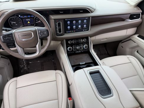 Used 2021 GMC Yukon XL Denali w/ Denali Ultimate Package image 17