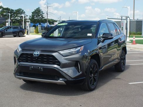 Used 2023 Toyota RAV4 XSE AWD/4WD image 23
