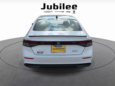 Used 2024 Honda Accord Sport image 3