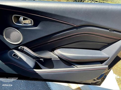 Used 2021 Aston Martin V8 Vantage Roadster image 20
